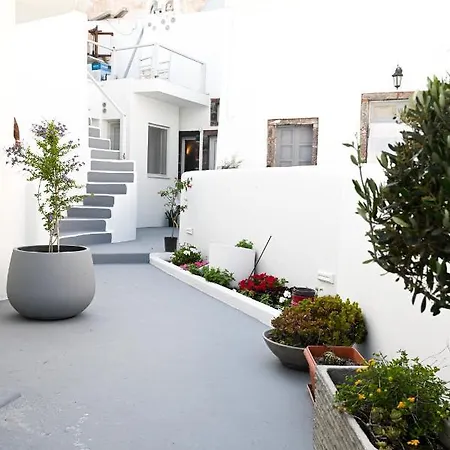 Mati Luxury Sunrise Karterados (Santorini)