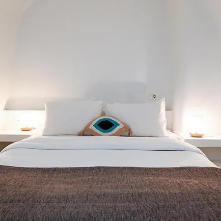 Mati Cave Karterados (Santorini)