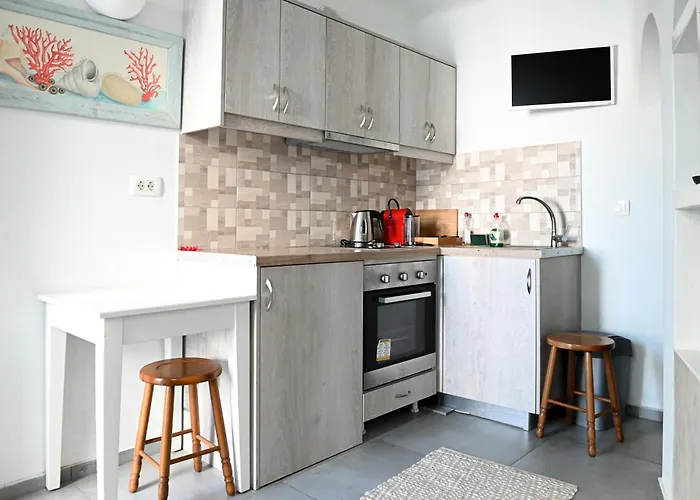 Mati Cave Karterados (Santorini)