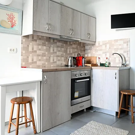 Mati Cave Картерадос