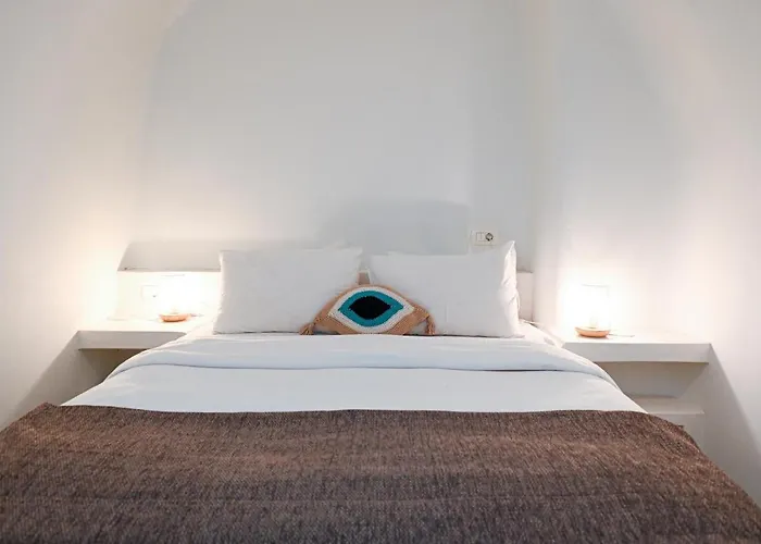 Mati Cave Картерадос