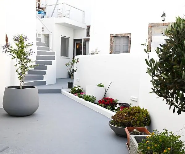 Mati Cave Картерадос